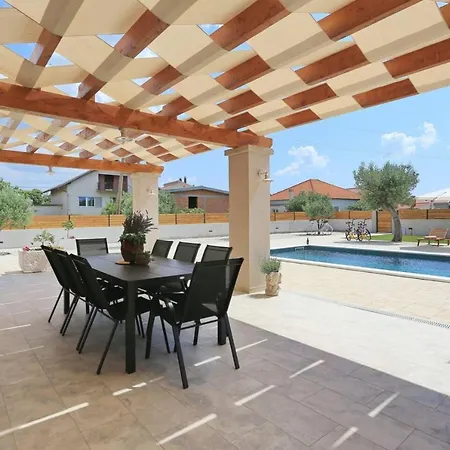 Villa Lumea With Heated Pool Debeljak