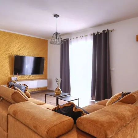 Villa Lumea With Heated Pool
