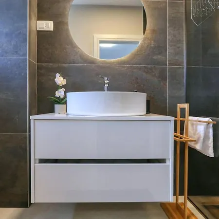 Lumea With Heated Pool Villa Debeljak