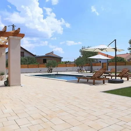 Lumea With Heated Pool * Debeljak